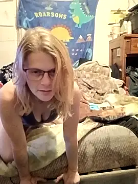 Snapshot of lilbug69 chatting on December 2025 06:40:01 AM lilbug69 online show from December 2025 06:40:01 AM