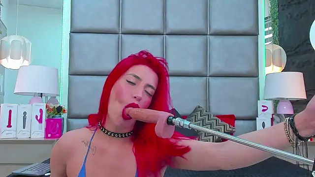 Snapshot of AllissaBrowm chatting on September 2025 04:42:01 PM AllissaBrowm online show from September 2025 04:42:01 PM