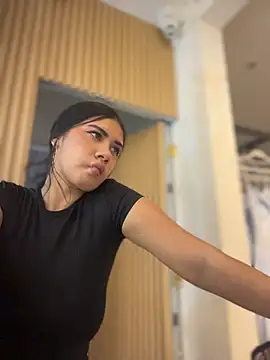 clarachanelricek online show from November 2025 07:06:01 PM