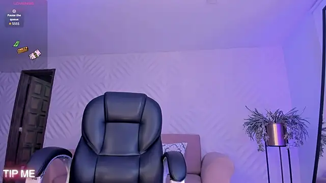 SophieBarnett online show from April 2026 10:32:02 PM