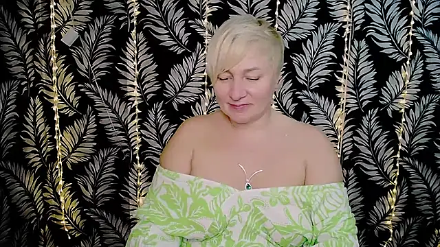 Snapshot of Olivia_playful chatting on February 2025 03:44:02 PM Olivia playful online show from February 2025 03:44:02 PM
