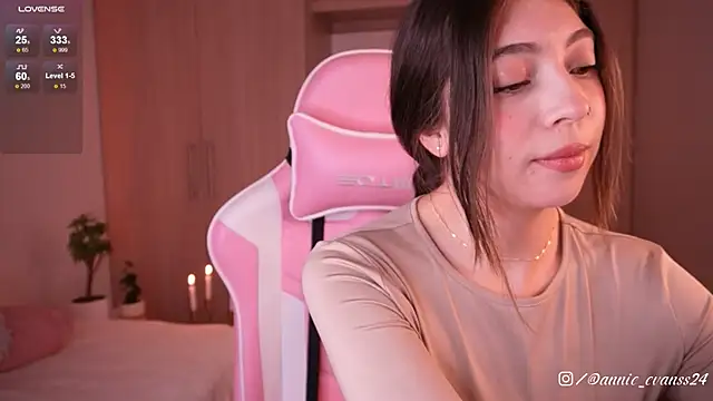 Snapshot of annie24_evans chatting on March 2025 10:32:02 PM annie24 evans online show from March 2025 10:32:02 PM