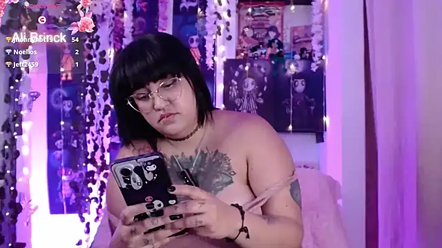  Ali Brinck  online show from January 2025 04:15:01 AM