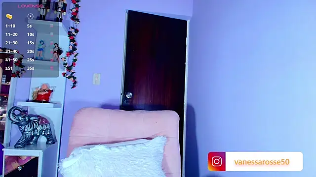 Julieth Rossi online show from November 2025 06:23:02 PM