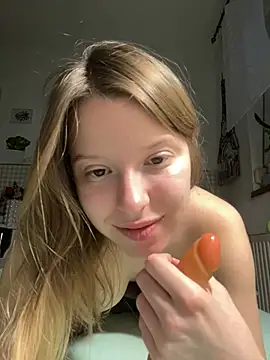 kimczii online show from May 2026 10:34:01 AM