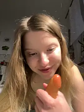 kimczii online show from May 2026 10:51:02 AM