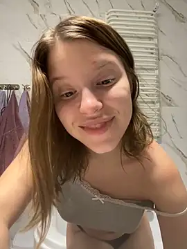 kimczii online show from February 2025 07:09:01 PM