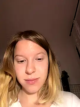 kimczii online show from September 2025 09:10:02 PM