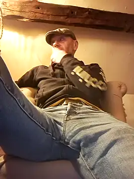 eddouxxx78 online show from April 2026 07:25:01 AM