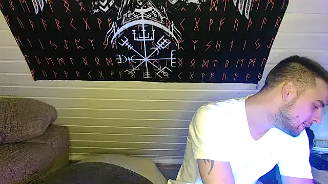 Snapshot of Youngtimer_1997 chatting on December 2025 08:17:02 PM Youngtimer 1997 online show from December 2025 08:17:02 PM