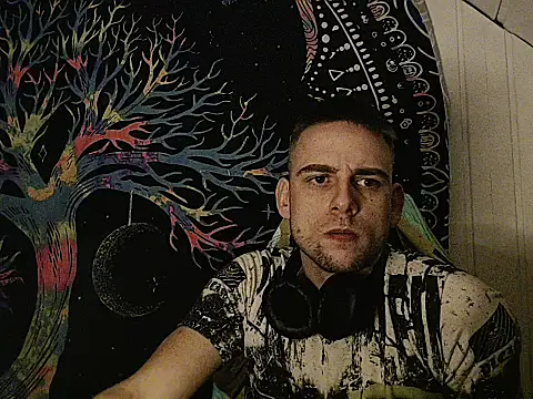 Snapshot of Youngtimer_1997 chatting on November 2025 01:31:02 AM Youngtimer 1997 online show from November 2025 01:31:02 AM