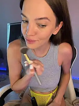 julia fly online show from May 2026 08:34:01 AM
