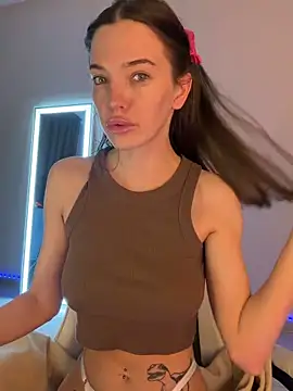 julia fly online show from March 2026 05:31:02 AM