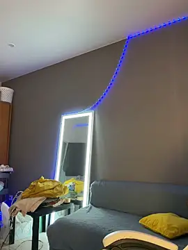 julia fly online show from February 2026 06:26:01 AM