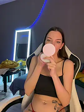 julia fly online show from February 2026 09:06:01 AM