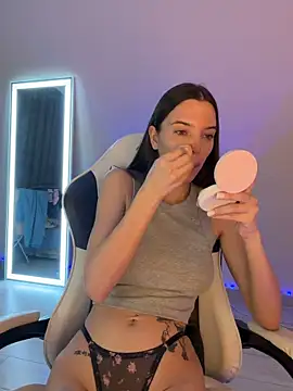 julia fly online show from March 2026 07:28:02 AM