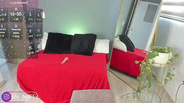 dominique25  online show from December 2024 05:14:01 PM