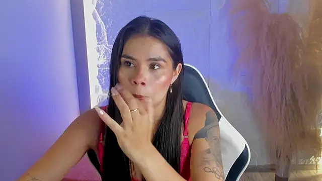 dominique25  online show from May 2026 01:57:02 AM