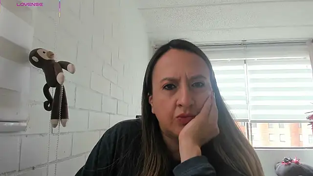 charlize legs online show from March 2026 05:06:01 PM