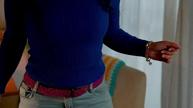 anabelcurvy online show from December 2025 01:39:02 PM