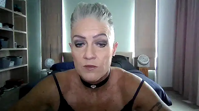 Snapshot of Devon2020 chatting on November 2025 06:39:01 AM Devon2020 online show from November 2025 06:39:01 AM