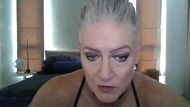 Snapshot of Devon2020 chatting on November 2025 06:18:02 AM Devon2020 online show from November 2025 06:18:02 AM