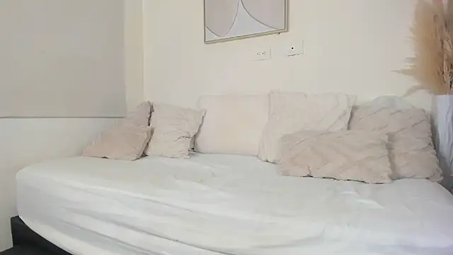 ZOEGARNER01 online show from January 2026 07:17:02 PM