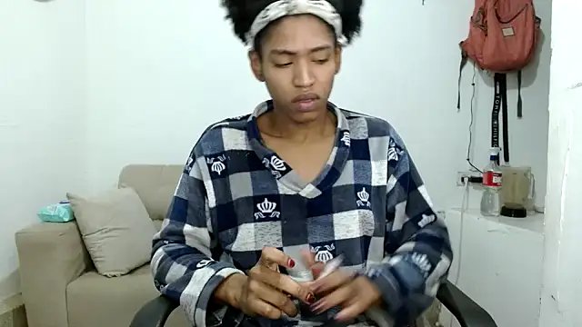 angelamarie1 online show from November 2025 12:44:01 AM