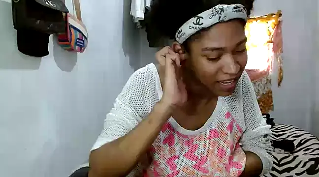 Snapshot of angelamarie1 chatting on March 2025 04:29:02 PM angelamarie1 online show from March 2025 04:29:02 PM