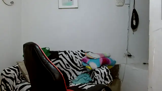 angelamarie1 online show from April 2026 10:50:01 AM