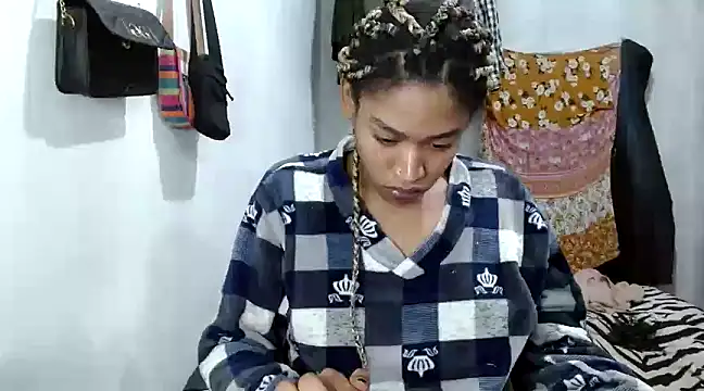 Snapshot of angelamarie1 chatting on March 2025 01:46:01 AM angelamarie1 online show from March 2025 01:46:01 AM