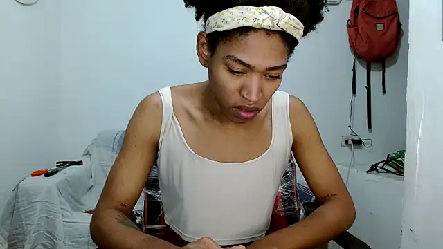 Snapshot of angelamarie1 chatting on October 2025 12:39:02 PM angelamarie1 online show from October 2025 12:39:02 PM