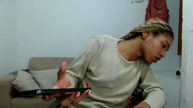 angelamarie1 online show from December 2025 04:06:02 AM