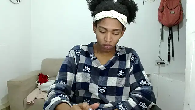 angelamarie1 online show from November 2025 06:28:02 AM