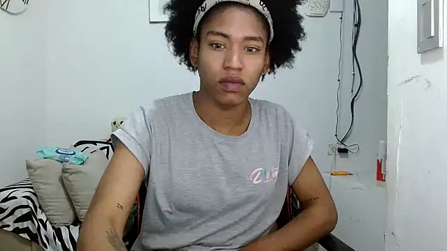 angelamarie1 online show from February 2026 11:37:01 PM