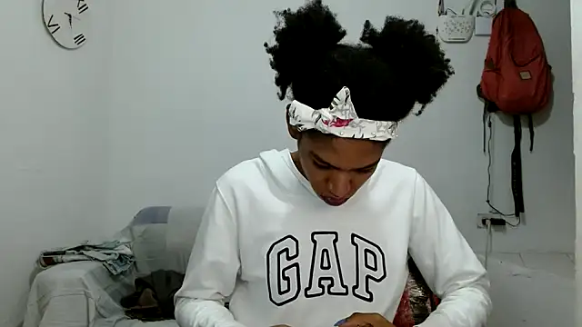 angelamarie1 online show from November 2025 10:41:02 AM