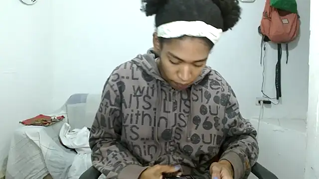 angelamarie1 online show from November 2025 09:52:01 PM