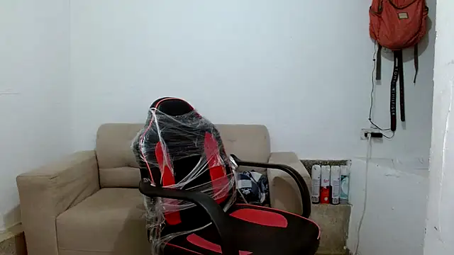 angelamarie1 online show from November 2025 04:32:01 PM