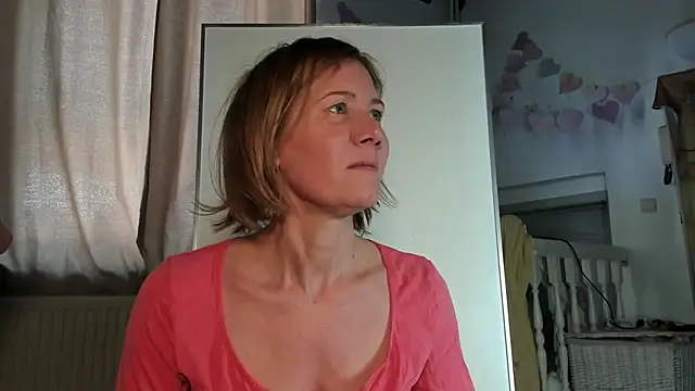 Snapshot of Lola_Belgium chatting on March 2025 02:00:01 PM Lola Belgium online show from March 2025 02:00:01 PM