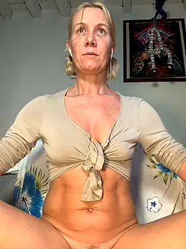 Snapshot of Lola_Belgium chatting on September 2025 05:22:02 PM Lola Belgium online show from September 2025 05:22:02 PM