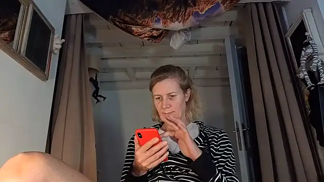 Snapshot of Lola_Belgium chatting on June 2026 10:26:02 AM Lola Belgium online show from June 2026 10:26:02 AM