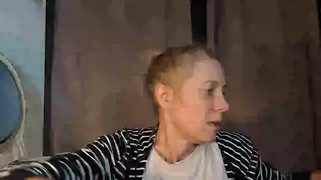 Snapshot of Lola_Belgium chatting on June 2026 04:50:02 PM Lola Belgium online show from June 2026 04:50:02 PM