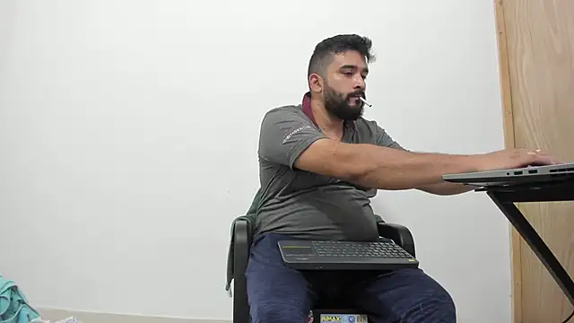 Snapshot of isearchcompany chatting on November 2025 11:53:02 PM isearchcompany online show from November 2025 11:53:02 PM