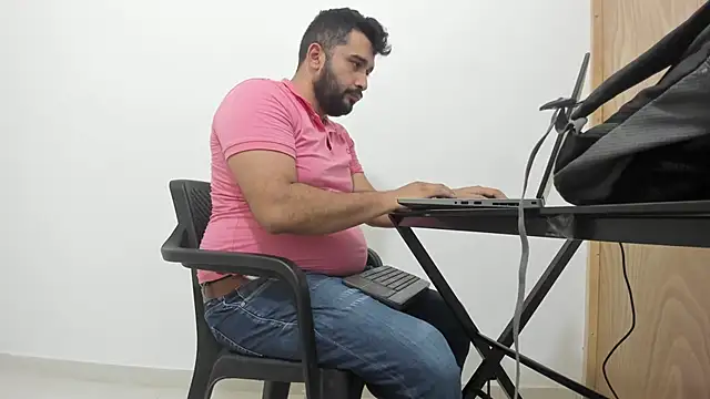 Snapshot of isearchcompany chatting on September 2025 10:27:01 PM isearchcompany online show from September 2025 10:27:01 PM