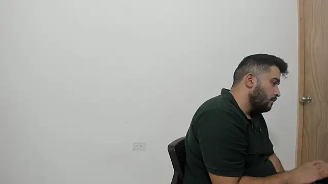 Snapshot of isearchcompany chatting on September 2025 11:05:02 PM isearchcompany online show from September 2025 11:05:02 PM