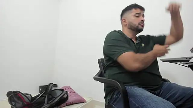 Snapshot of isearchcompany chatting on December 2025 09:15:01 AM isearchcompany online show from December 2025 09:15:01 AM