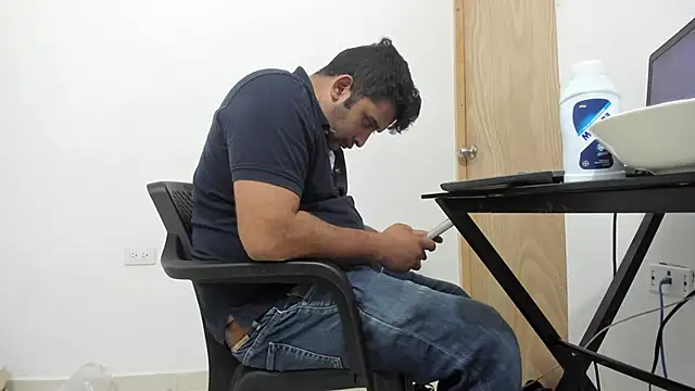 Snapshot of isearchcompany chatting on November 2025 07:31:01 AM isearchcompany online show from November 2025 07:31:01 AM