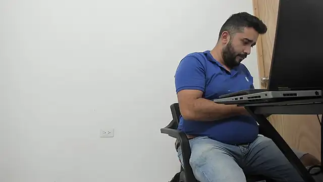 Snapshot of isearchcompany chatting on September 2025 11:19:02 PM isearchcompany online show from September 2025 11:19:02 PM