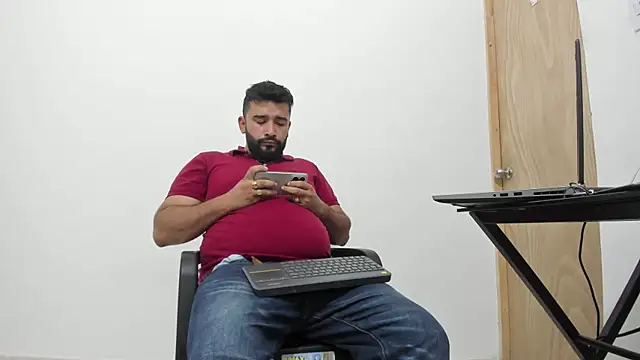 Snapshot of isearchcompany chatting on November 2025 05:40:01 PM isearchcompany online show from November 2025 05:40:01 PM