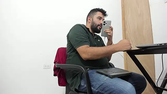 Snapshot of isearchcompany chatting on November 2025 10:58:01 PM isearchcompany online show from November 2025 10:58:01 PM